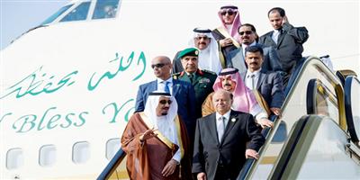 خادم الحرمين الشريفين يصل إلى الرياض يرافقه فخامة رئيس الجمهورية اليمنية 