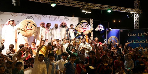  رجال هيئة الأمر بالمعروف والنهي عن المنكر في مسرح الطفل الشعبي