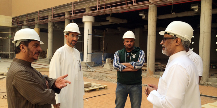  د. أبو الحسن والسيف يتفقدان مبنى المتحف الجديد