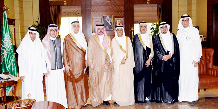  الأمير مشعل بن ماجد مع أعضاء الجمعية