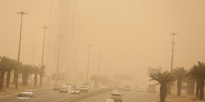  الغبار يغطي سماء الرياض أمس الأول