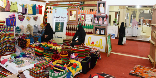  الحرفيات الحائليات كان لهن حضور لافت