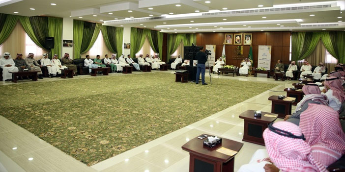  البشري أثناء لقائه بالمجلس الطلابي الاستشاري