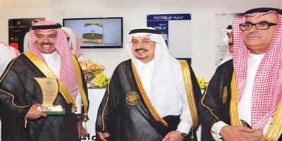 أمير منطقة الرياض يُكرِّم شركة «عجلان وإخوانه» 