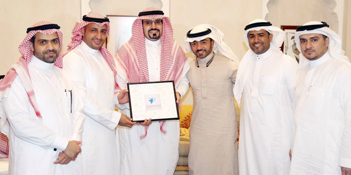 مكارم بترجي يروي قصة نجاحه في ديوانية جدة 