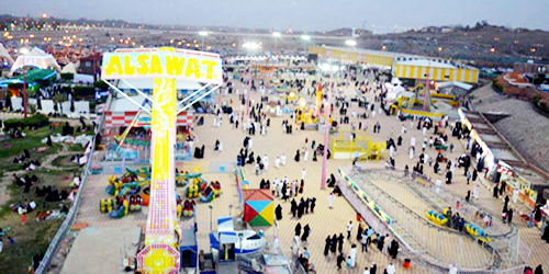  حضور كثيف لفعاليات مهرجان الورد