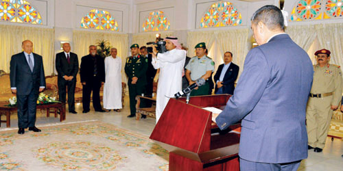  رئيس الوزراء اليمني خلال أدائه القسم