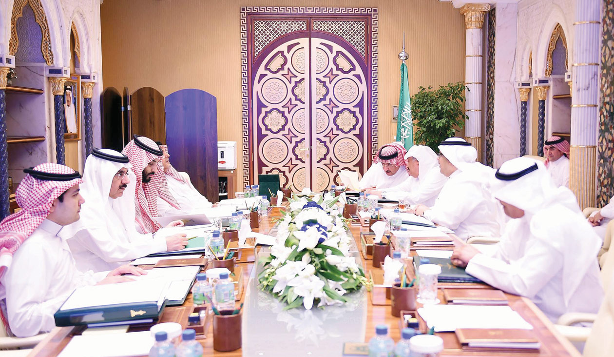  ولي ولي العهد خلال رئاسته الاجتماع