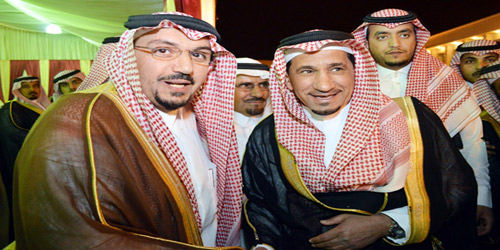  أمير منطقة القصيم مع رجل الأعمال منصور التويجري