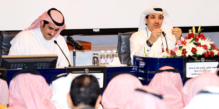  آل فرحان يستعرض تجربته في عالم المال بغرفة الرياض