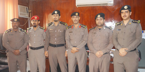  صورة جماعية للضباط
