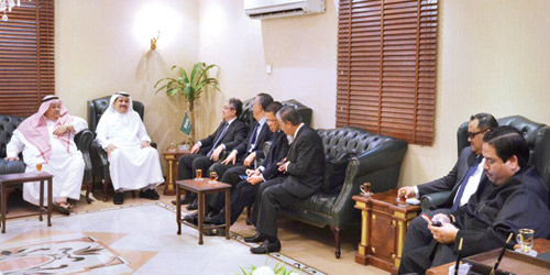 الدمنهوري يبحث مع داتو الخدمات التي ستقدم لحجاج ماليزيا 