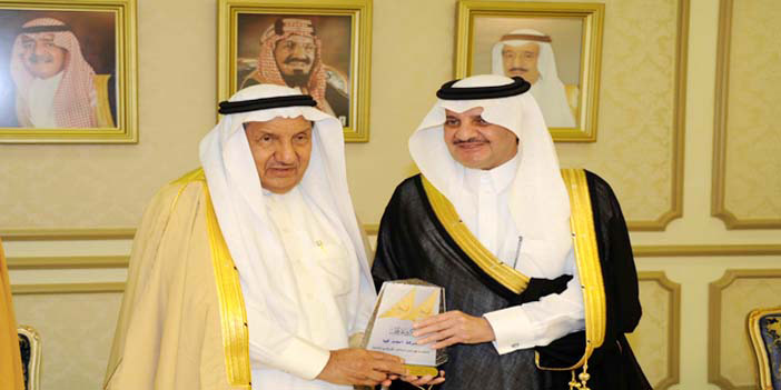 الأمير سعود بن نايف يكرم الجبر على رعايتها مهرجان الساحل الشرقي 