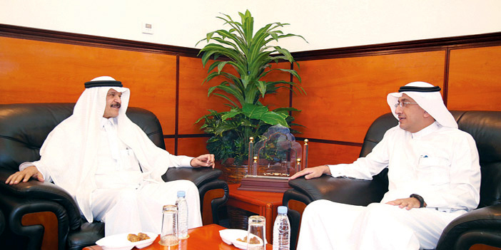  الرئيس التنفيذي لشركة الغاز والتصنيع خلال لقاء مع الزميل رئيس التحرير