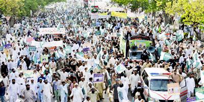 مسيرة حاشدة تؤكد وقوف الشعب الباكستاني مع المملكة في الدفاع عن الشرعية باليمن 