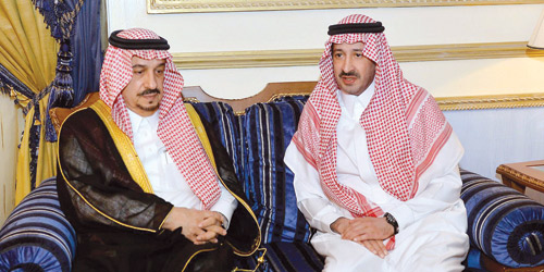  أمير الرياض يقدم تعازيه للأمير فيصل بن عبدالمجيد في وفاة والدته