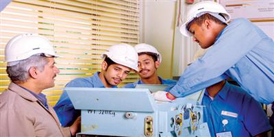 «السعودية للكهرباء»: (61,551) دورة تدريبية للموظفين في 2014.. برامج للابتعاث الخارجي.. و87% نسبة التوطين 