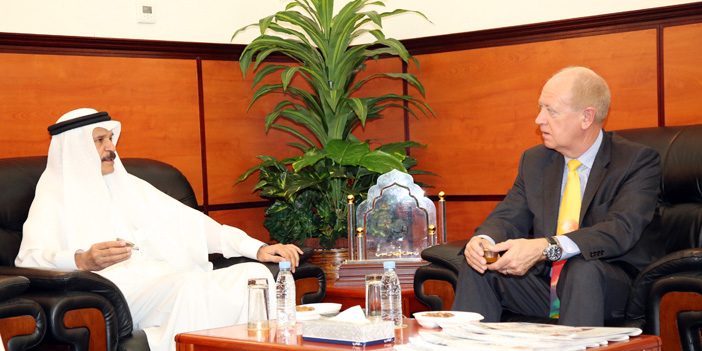  نائب رئيس شركة بوينج خلال اللقاء مع رئيس التحرير