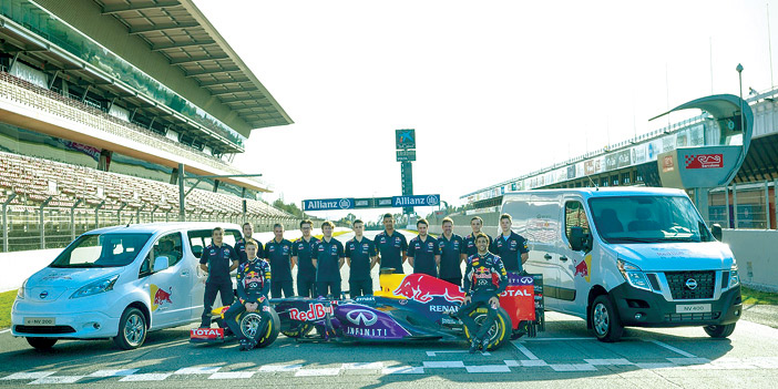 نيسان تدعم «إنفينيتي رد بول» بمركباتها التجارية في جائزة البحرين 