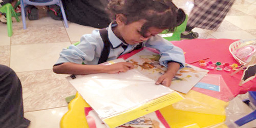 أطفال التوحد في الرياض يسعدون بمشاركة طالبات الفيصلية في يومهم الدراسي 