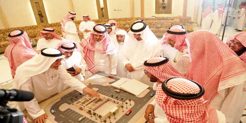  لقطتان من الاجتماع