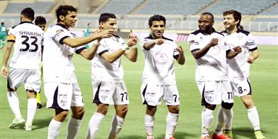 الخليج يُغرق نجران.. وهجر يصعد على حساب الشعلة 