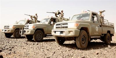 قوات حرس الحدود تدمر شاحنتين للحوثيين محملة بالذخائر بالقرب من الحُرث 