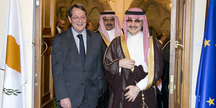 رئيس قبرص يجتمع مع الأمير الوليد 