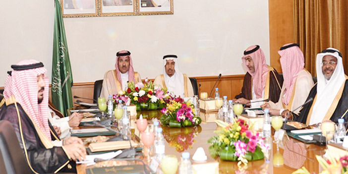  الأمير فيصل بن سلمان يترأس اجتماعاً بحضور الأمير سعود بن ثنيان