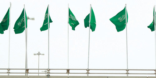 راية التوحيد تزين الميادين 