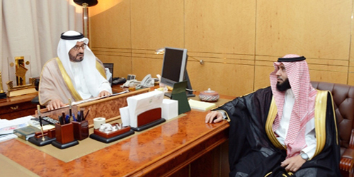  الأمير سعود بن عبد المحسن مستقبلاً الشمري