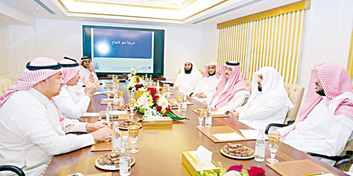 وزير العدل يبحث تفعيل الشراكة مع الاتصالات السعودية لبناء منظومة سحابية عدلية 