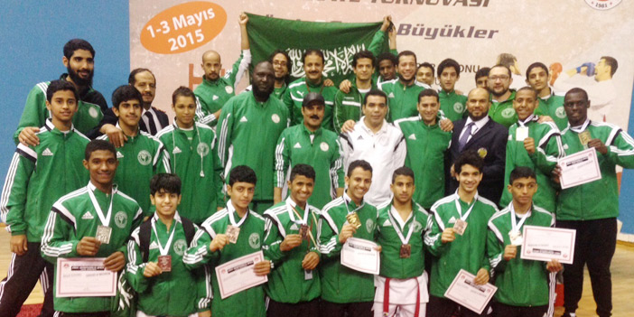  لاعبو منتخب الكاراتيه