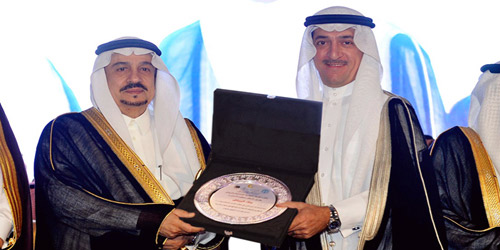  سمو أمير الرياض يكرم الربيعة