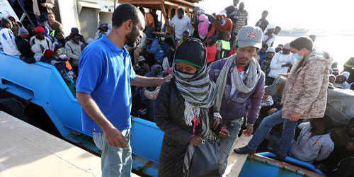 توقيف مئات المهاجرين في طرابلس وإطلاق خطة لملاحقة المهربين 