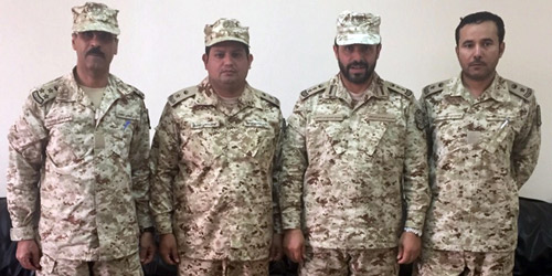  ابن عميرة مع الضباط المترقين