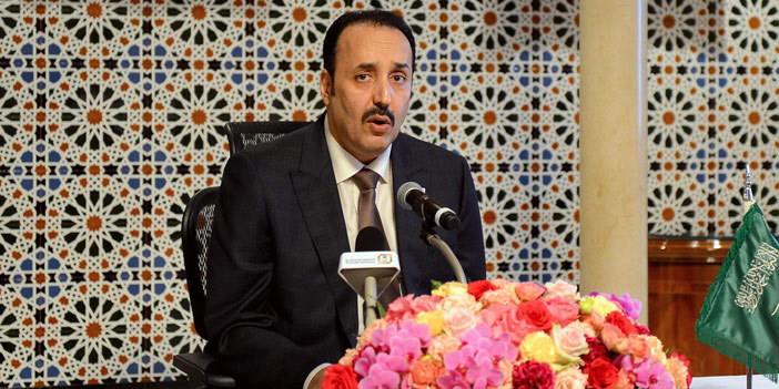  الأمير محمد بن سعود خلال المؤتمر الصحفي