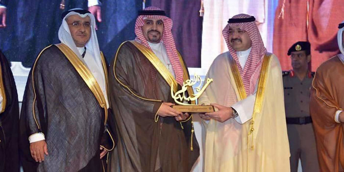 محافظ جدة يكرم البترجي لرعايته معرض شباب الأعمال 