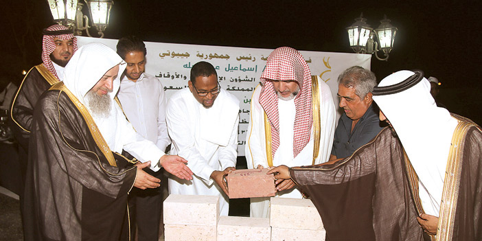 آل الشيخ: اهتمام كبير يوليه خادم الحرمين لإعمار بيوت الله في أنحاء العالم 