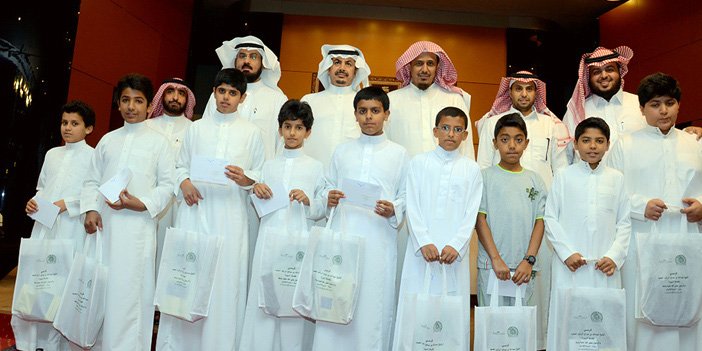  الركيان متوسطاً الطلاب الفائزين