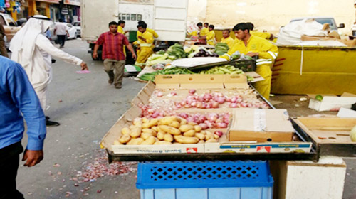  الباعة الجائلون في بعض أحياء الرياض