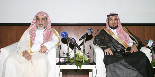 وزير الشؤون الإسلامية يدشن برنامج ضيوف خادم الحرمين الشريفين للعمرة والزيارة 