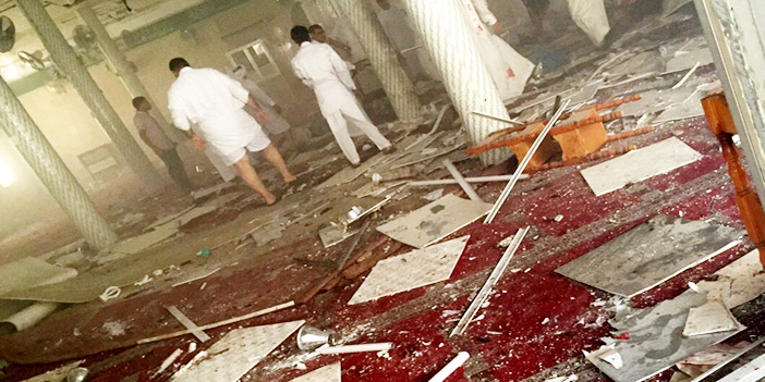  آثار التفجير داخل المسجد