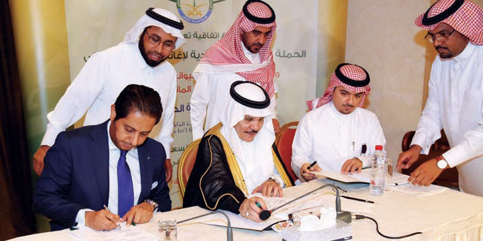  جانب من توقيع الاتفاقية