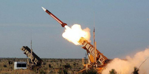 الدفاع الجوي يعترض صاروخ «سكود» أطلقته ميليشيات الحوثي والمخلوع باتجاه خميس مشيط 