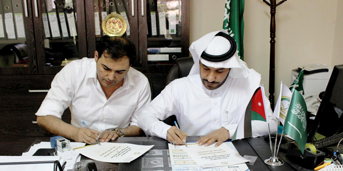 الحملة الوطنية السعودية تعتمد توزيع مواد إغاثية بقيمة (954) ألف ريال للاجئين السوريين 