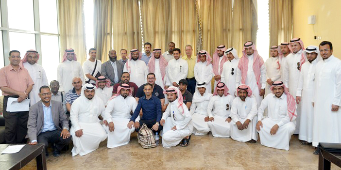  الفريق الطبي والفني المشارك في دعم الحد الجنوبي