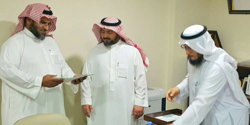  خلال معاينة إحدى عمليات الطباعة