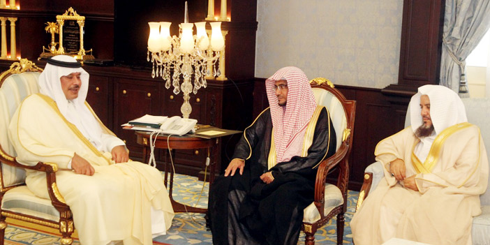  أمير الباحة مستقبلاً الشيخ المغامسي