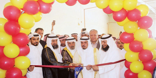 أسواق العثيم تفتتح فرعاً جديداً في محافظة الأسياح 